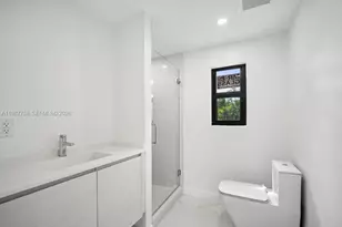 5661 Pine Tree Dr, Miami Beach, FL 33140 - Photo 25