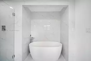 5661 Pine Tree Dr, Miami Beach, FL 33140 - Photo 33