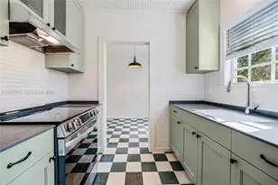 3826 Oak Ave, Miami, FL 33133 - Photo 3