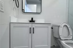 455 Golden Isles Dr, Hallandale Beach, FL 33009 - Photo 11