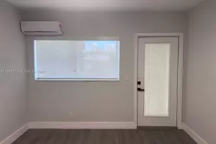 455 Golden Isles Dr, Hallandale Beach, FL 33009 - Photo 19