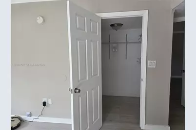 1700 NE 191st St #100, Miami, FL 33179 - Photo 21