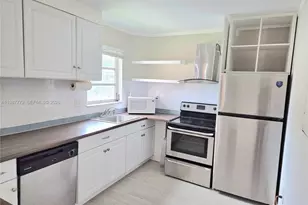 1700 NE 191st St, Miami, FL 33179 - Photo 3