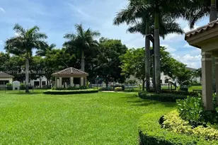 8925 W 35th Ct, Hialeah, FL 33018 - Photo 21