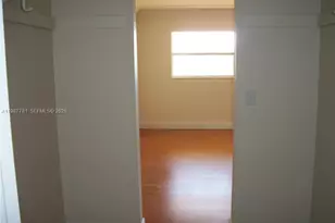 9359 Fontainebleau Blvd, Miami, FL 33172 - Photo 7