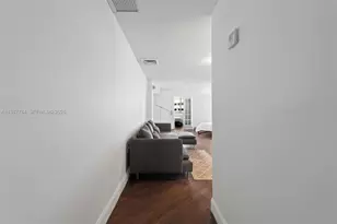 801 Brickell Bay Dr, Miami, FL 33131 - Photo 11