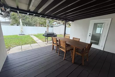 8747 NW 36th Ave, Miami, FL 33147 - Photo 19