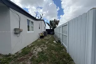 8747 NW 36th Ave, Miami, FL 33147 - Photo 25