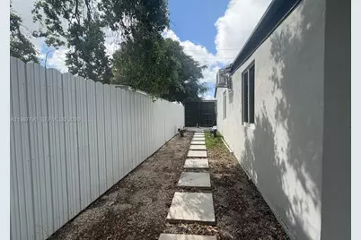 8747 NW 36th Ave, Miami, FL 33147 - Photo 27