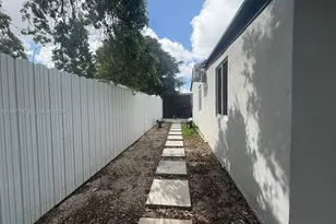 8747 NW 36th Ave, Miami, FL 33147 - Photo 27