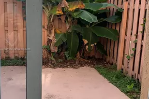 7905 NW 8th St, Miami, FL 33126 - Photo 23