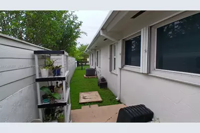 6421 SW 56th St, South Miami, FL 33155 - Photo 5