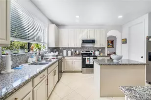 7726 SW 193rd Ln, Cutler Bay, FL 33157 - Photo 13