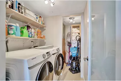 1000 Quayside Ter #1101, Miami, FL 33138 - Photo 23