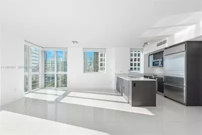 500 Brickell Ave #1402, Miami, FL 33131 - Photo 3