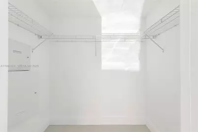 500 Brickell Ave #1402, Miami, FL 33131 - Photo 21