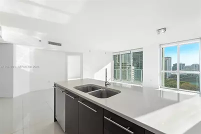 500 Brickell Ave #1402, Miami, FL 33131 - Photo 9
