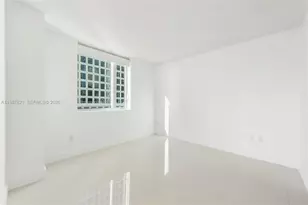 500 Brickell Ave, Miami, FL 33131 - Photo 11