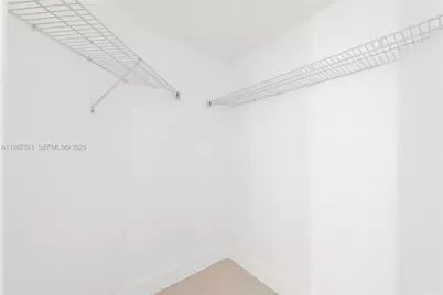 500 Brickell Ave #1402, Miami, FL 33131 - Photo 13