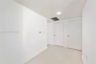 500 Brickell Ave, Miami, FL 33131 - Photo 25