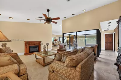 9420 Sea Turtle Ln, Plantation, FL 33324 - Photo 9