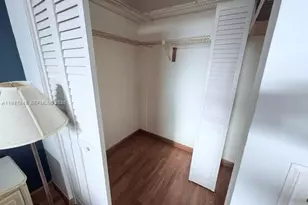 2841 Somerset Dr, Lauderdale Lakes, FL 33311 - Photo 25