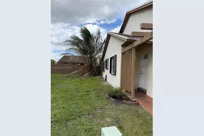 1419 Yellowthroat St, Homestead, FL 33035 - Photo 3