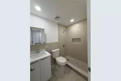 1550 W 7th Ct #18, Hialeah, FL 33010 - Photo 9