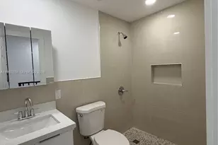 1550 W 7th Ct, Hialeah, FL 33010 - Photo 9