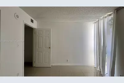 17021 N Bay Rd #1015, Sunny Isles Beach, FL 33160 - Photo 29