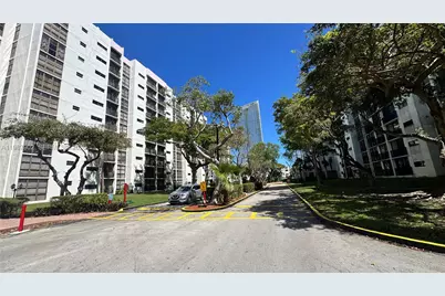 17021 N Bay Rd #1015, Sunny Isles Beach, FL 33160 - Photo 39