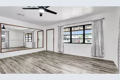 1007 N 31st Rd, Hollywood, FL 33021 - Photo 7