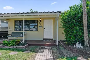 1007 N 31st Rd, Hollywood, FL 33021 - Photo 1