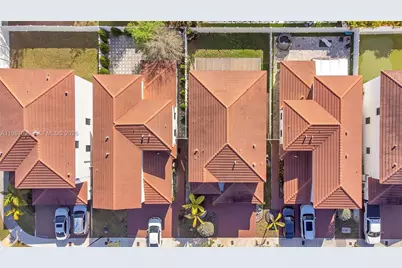 10521 W 35th Way, Hialeah, FL 33018 - Photo 37