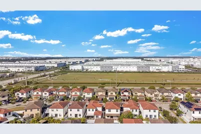 10521 W 35th Way, Hialeah, FL 33018 - Photo 53