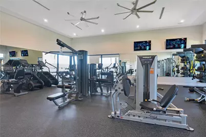 10521 W 35th Way, Hialeah, FL 33018 - Photo 45