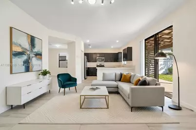 10521 W 35th Way, Hialeah, FL 33018 - Photo 5