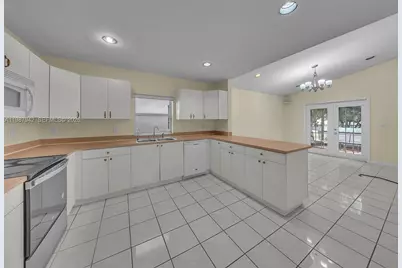 12345 NW 1st St, Plantation, FL 33325 - Photo 9