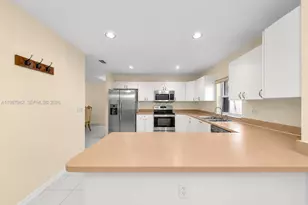 12345 NW 1st St, Plantation, FL 33325 - Photo 9