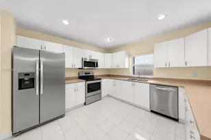 12345 NW 1st St, Plantation, FL 33325 - Photo 7
