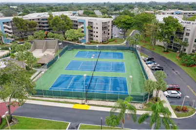 1100 Colony Point Cir #302, Pembroke Pines, FL 33026 - Photo 23