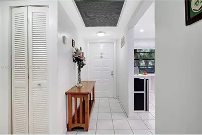 1100 Colony Point Cir #302, Pembroke Pines, FL 33026 - Photo 11