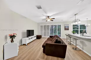 1511 NW 168th Ave, Pembroke Pines, FL 33028 - Photo 7