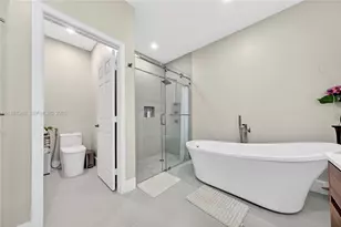 1511 NW 168th Ave, Pembroke Pines, FL 33028 - Photo 35