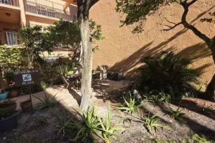 3050 E Sunrise Lakes Dr, Sunrise, FL 33322 - Photo 33