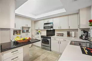 3200 N Port Royale Dr N, Fort Lauderdale, FL 33308 - Photo 9