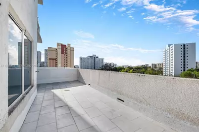 10 SW South River Dr #609, Miami, FL 33130 - Photo 17