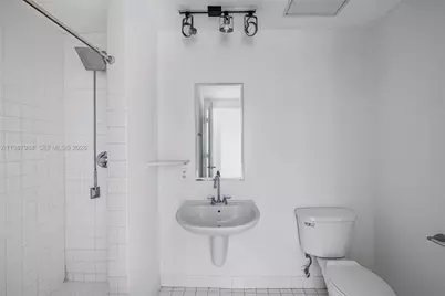 10 SW South River Dr #609, Miami, FL 33130 - Photo 7