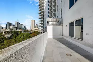 10 SW South River Dr, Miami, FL 33130 - Photo 13