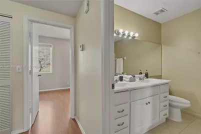 16635 Hemingway Dr, Weston, FL 33326 - Photo 17